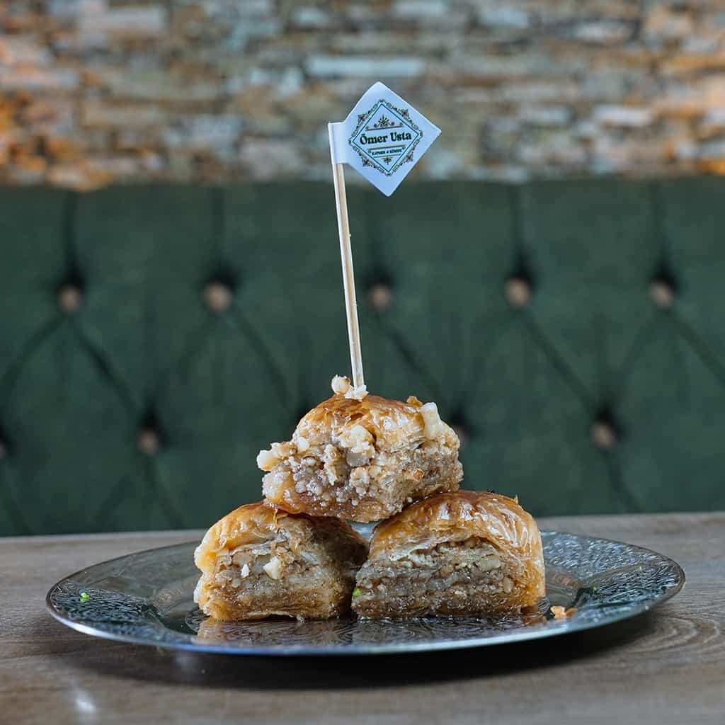 Cevizli Ev Baklavası